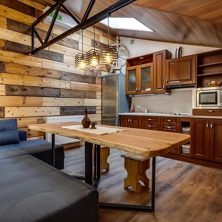 Four Bedrooms Apartment In The Heart Of Lviv Luaran gambar