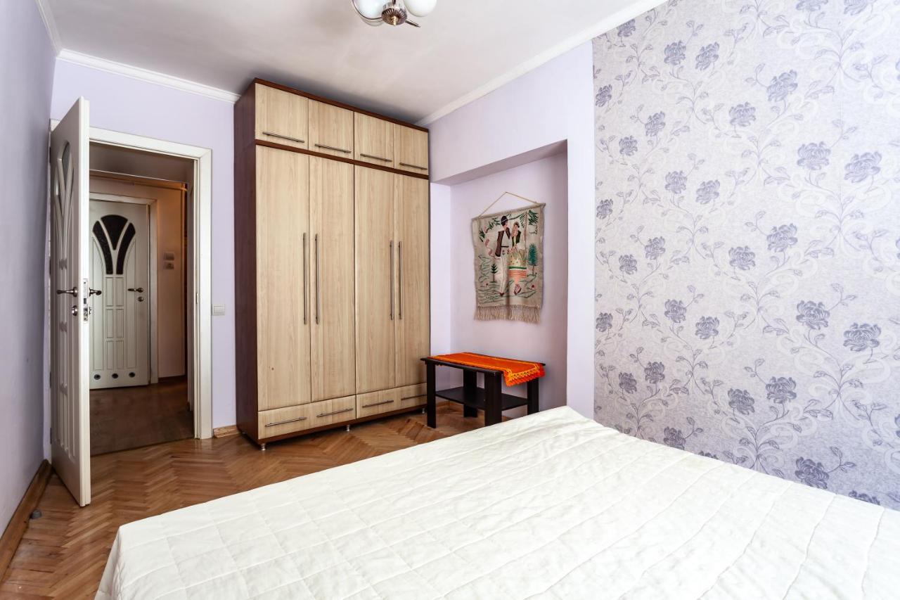 Four Bedrooms Apartment In The Heart Of Lviv Luaran gambar