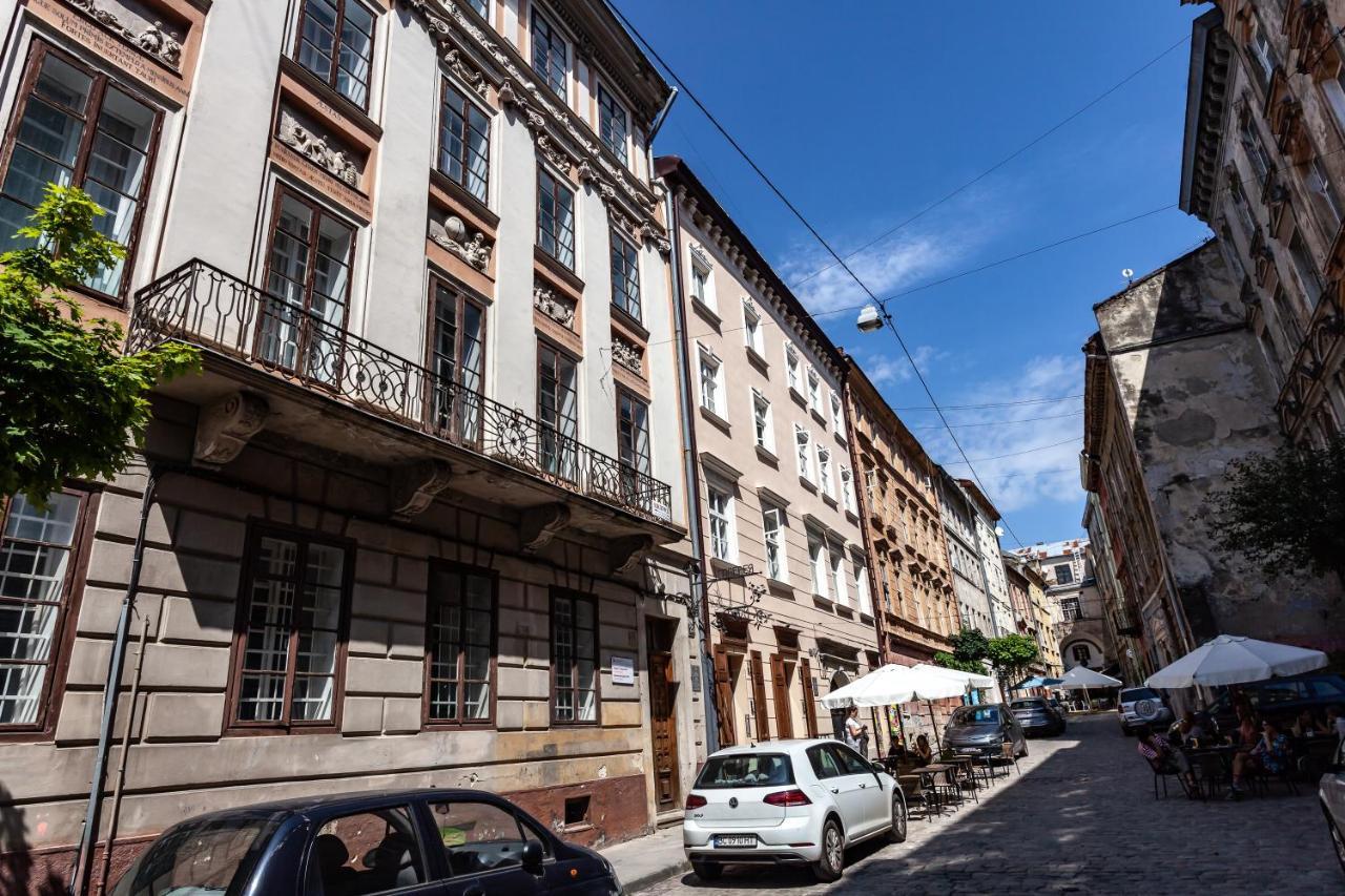 Four Bedrooms Apartment In The Heart Of Lviv Luaran gambar