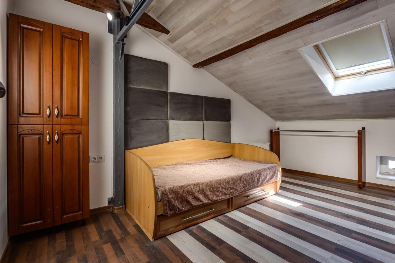 Four Bedrooms Apartment In The Heart Of Lviv Luaran gambar