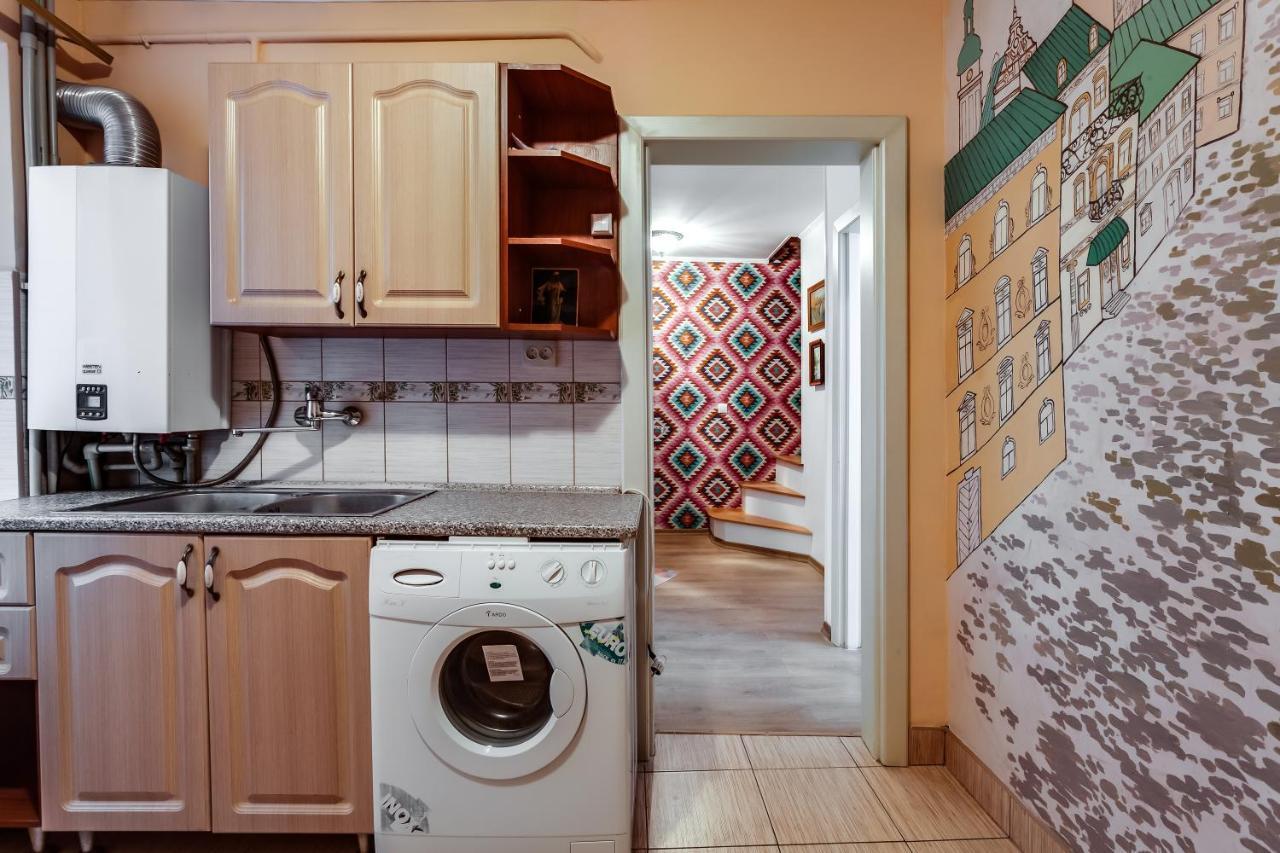 Four Bedrooms Apartment In The Heart Of Lviv Luaran gambar