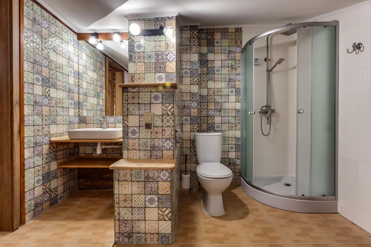 Four Bedrooms Apartment In The Heart Of Lviv Luaran gambar